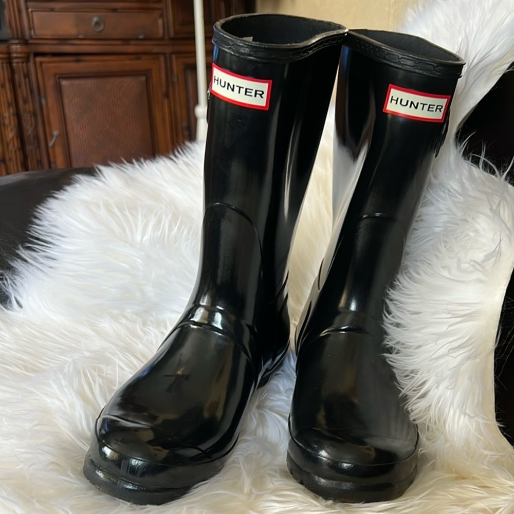 Hunter Black Rain Boots - Picture 2 of 11